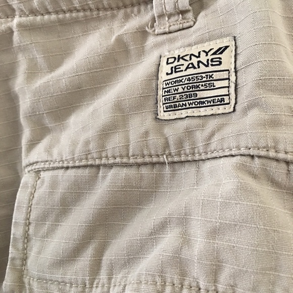 Vintage DKNY Jeans Men’s Tan Cargo Shorts Size 34 - Picture 3 of 8
